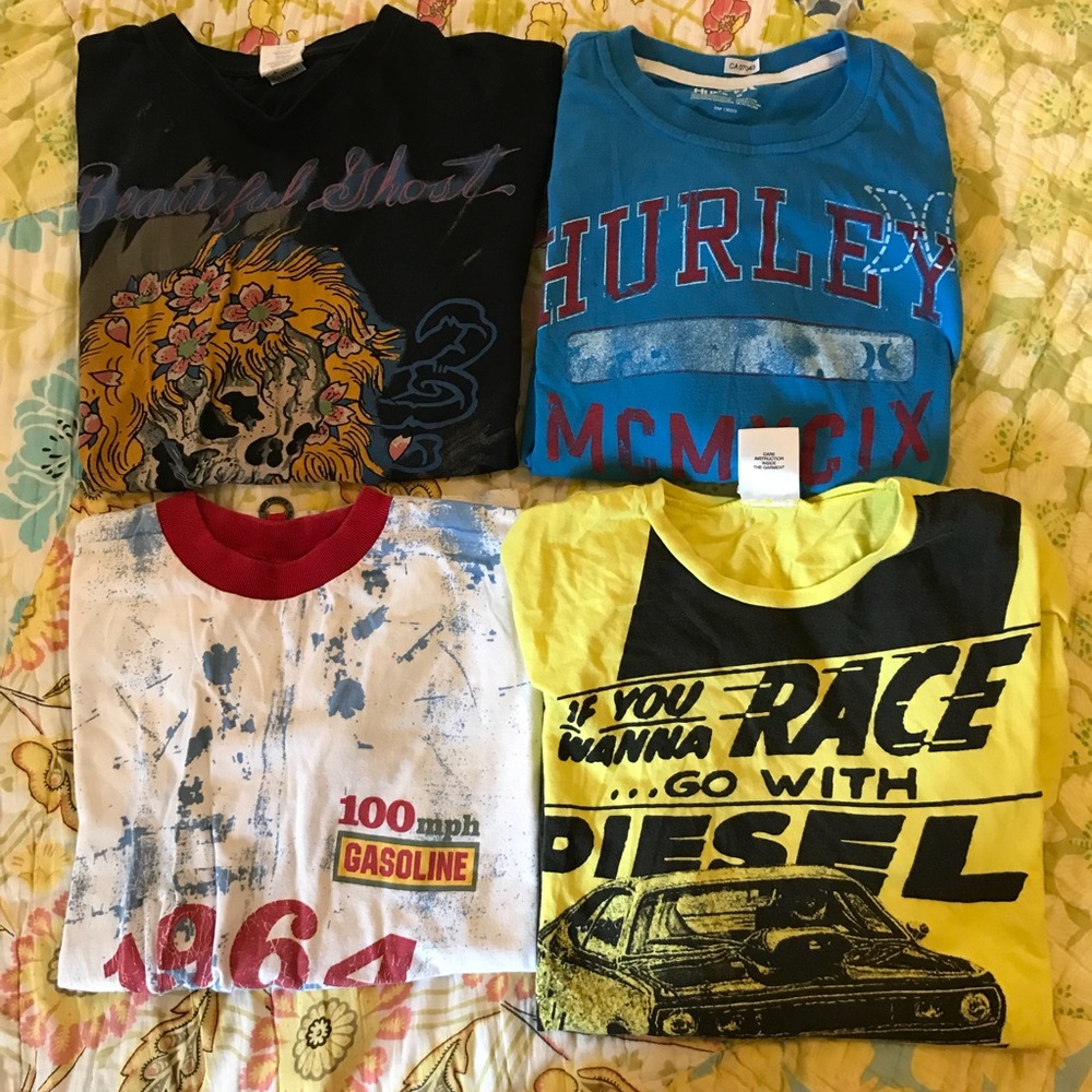 Assorted boys T-shirt’s size large